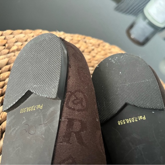 Rocawear Brown Flats with Gold Detailing - Picture 9 of 15